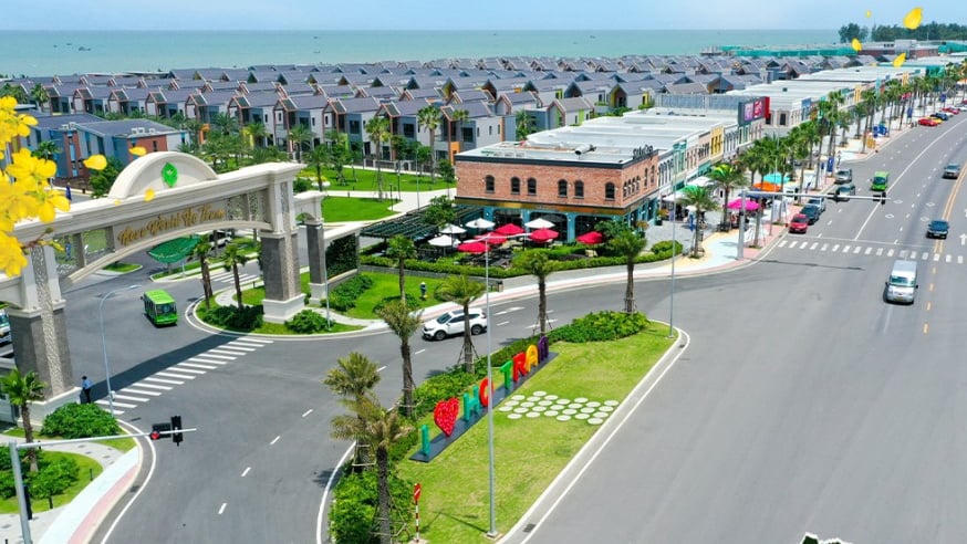 Khách hàng mắc kẹt tại NovaWorld Hồ Tràm vì rào chắn lối vào