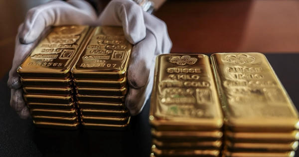 Giá vàng sụt giảm 3 tuần liên tiếp, SPDR Gold Trust mua ròng gần 7 tấn