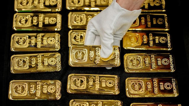 Giá vàng thế giới tăng gần 1% khi triển vọng hòa bình Mỹ - Iran hạ nhiệt dầu
