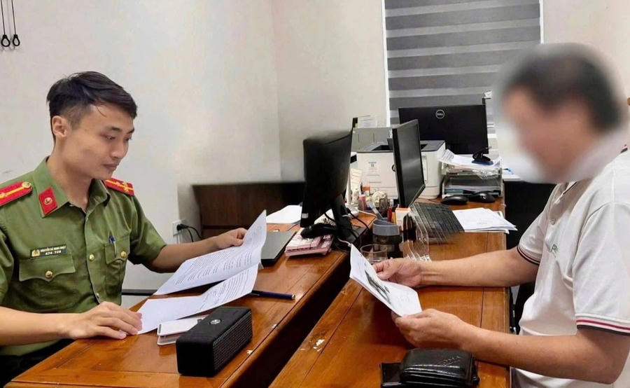 Công an Hà Tĩnh làm việc 135 người bình luận xuyên tạc
 trên trang Lê Trung Khoa, Nguyễn Văn Đài